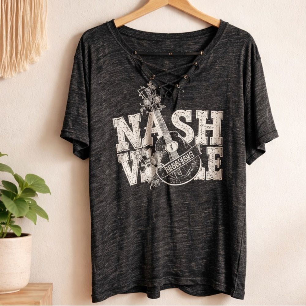 🛍️ JOEI & I gray Nashville, front lace up, V-neck stud pull over T-shirt size 1x - Picture 4 of 5